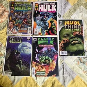 Lot of Five Marvel Comic Books of Incredible Hulk. Some Vintage Some Modern